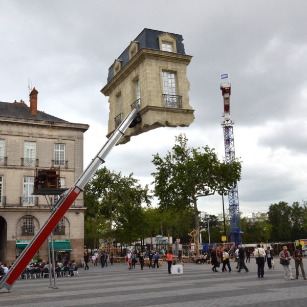 Висящая в воздухе комната Леандро Элриха_4