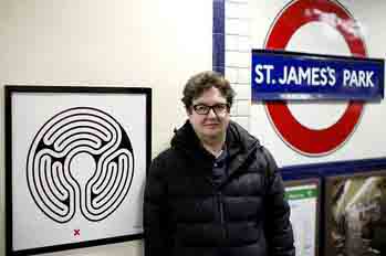 Лабиринты в лондонском метро от Марка Уоллингера