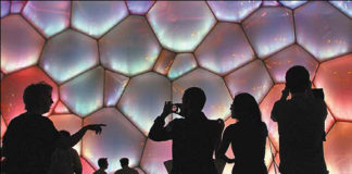 Nature and Man in Rhapsody of Light at the Water Cube бассейн в Пекине_2