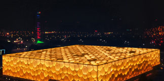 Nature and Man in Rhapsody of Light at the Water Cube бассейн в Пекине_3