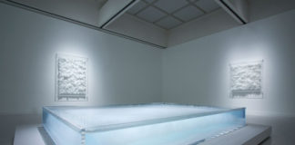 tokujin-yoshioka-crystalizes-swan-lake-and-rose-designboom3