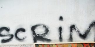 У Полтаві митці захопили закинуту будівлю в центрі міста_6