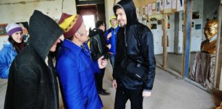 У Полтаві митці захопили закинуту будівлю в центрі міста_8