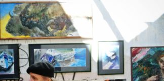 У Полтаві митці захопили закинуту будівлю в центрі міста_9