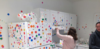 The Obliteration Room. Яеи Кусама.