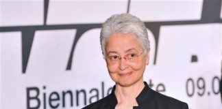 американская художница Эдриан Пайпер