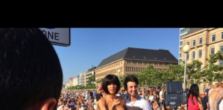 Міло Муаре. Naked Selfie.