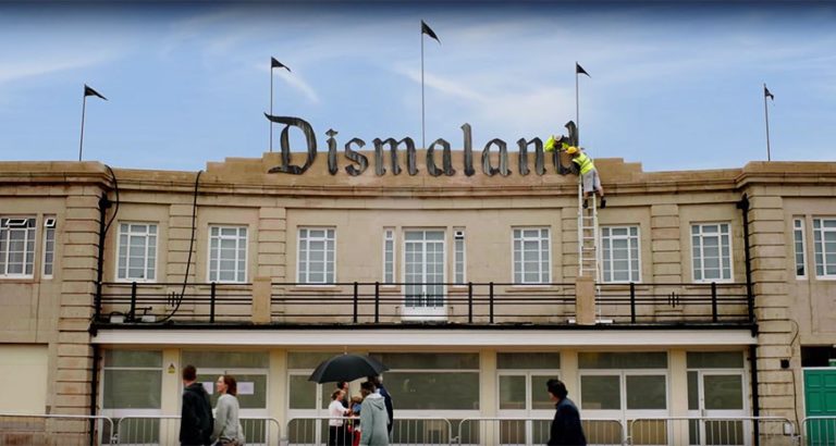 Dismaland в Великобритании