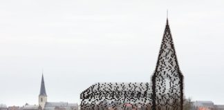 Reading between the lines/Читайте между строчками