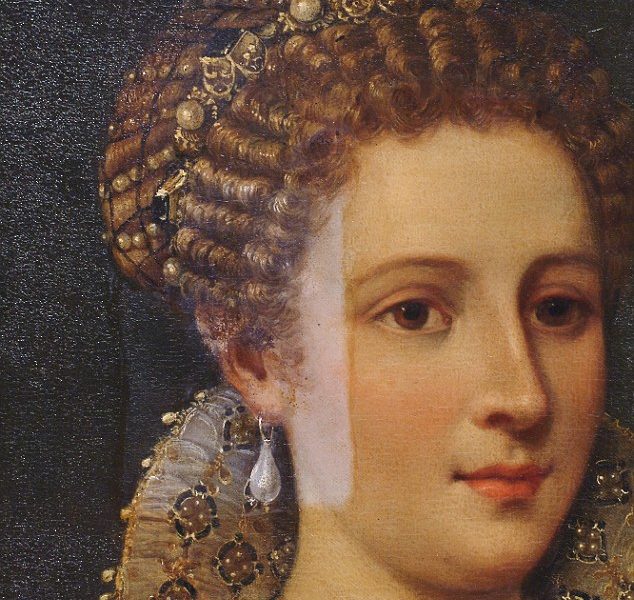 2. Лицо итальянской аристократки до и после ретуширования