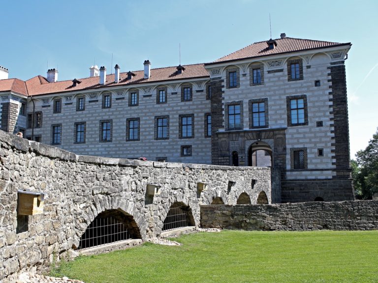 Лондонские архитекторы перестроят замок XVI века