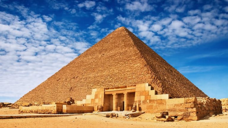 Ученые считают, что «метеоритный трон» находится в Пирамиде 2